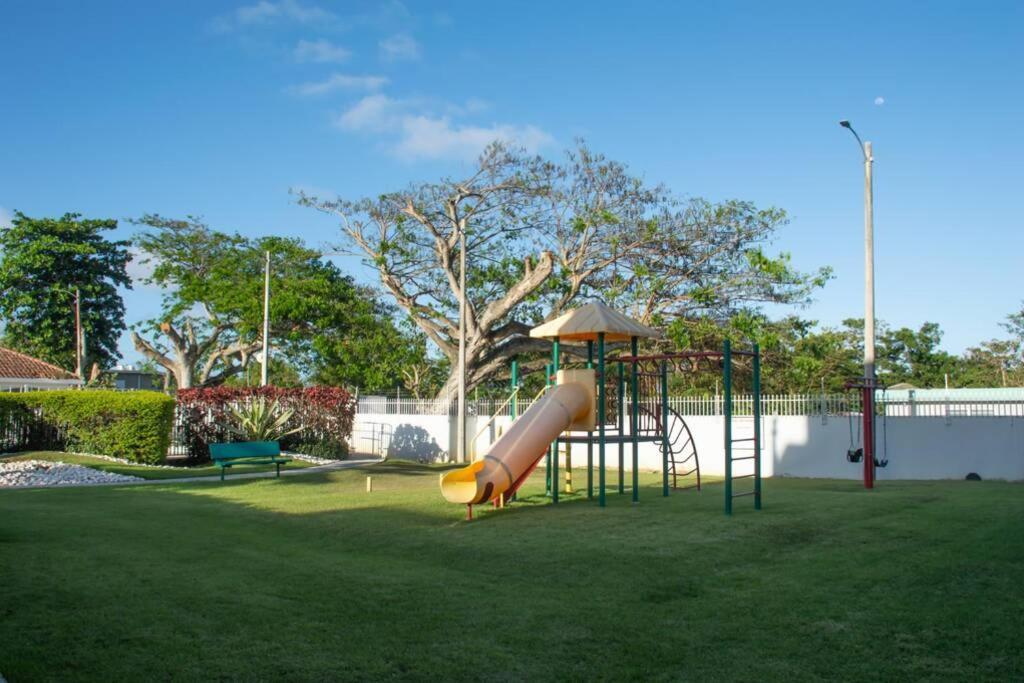 Vistas Apartment @ Puerto Nuevo Beach Vega Baja Exteriör bild